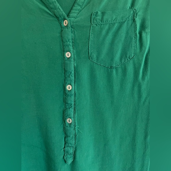 Green blouse - Picture 2 of 3